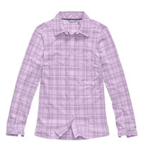 Technical shirt for travel, outdoors and everyday.
