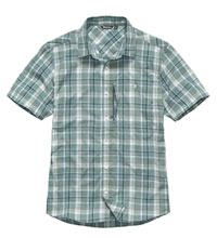 Technical shirt for outdoors and everyday.